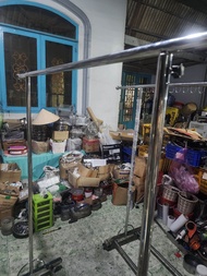 Sào phơi đồ đơn 1 tầng .Kích thước dài 120cm cao 150cm có gắn bánh xe . Có 2 loại sào inox 201