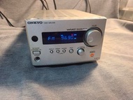 ONKYO安橋小型收音擴音機，R一801A，