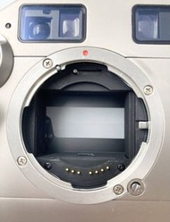 CONTAX G2 機身搭配 Carl Zeiss Planar 2/35 T* 鏡頭與濾鏡