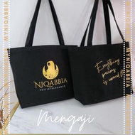 NIQABBIA MENGAJI Tote Bag - Black