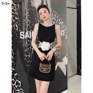 Exquisite Hollow-out Designer Model Dress High-End Hepburn Style Sleeveless Slim Black Dress