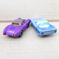 Xe mô hình Tomica - Cặp 2 xe chị em Elsa và Anna trong phim Nữ Hoàng Băng Giá