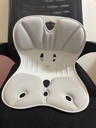 Curble eblue 護脊坐墊