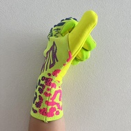 Football Goalkeeper Gloves for Kids Football Goalkeeper Soccer Goalie Gloves Predator_42d1fddf