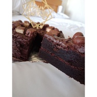 T0m Birthday Cake / Kue Ulang Tahun Fudgy Brownies (diter 20 cm)