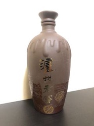 瀘州老窖紫砂酒瓶，只得一個