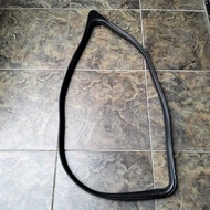 6D22 Peepip Rubber Door Glass/ FUSO Built Up 6D22, 6D40, 8DC Lower Door Glass Rubber FUSO Builtup 6D