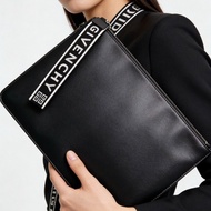 Givenchy 黑色字母手拿包30*20  98新配件塵袋