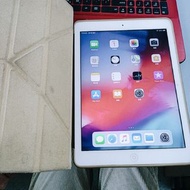 iPad Air  A1474 WiFi 16GB 銀色 平板