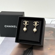 Chanel 滿鑽雙C珍珠吊墜耳環
