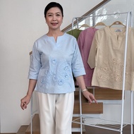 เสื้อลินินแต่งลูกไม้ผ้า ผู้ใหญ่ อก 38" 40" 42" 44" 46 48 50 อินกะออย In Ka Oil สีกลีบบัว/ฟ้า/เขียว/ค