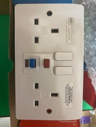 MK K6231WHI 13A孖位RCD掣蘇