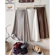 9935 Satin Long Skirt