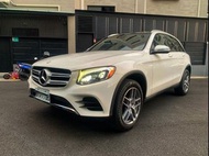 2017 GLC300 4MATIC AMG 白色黑內裝 店車