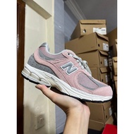 NEW BALANCE NEW WOMEN'S SHOES Balance 2002R (a/M) PINK ORIGINAL M2002RFC