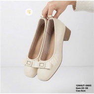 4cm high doll shoes designed to hug the feet and move gently - (12NHUT)