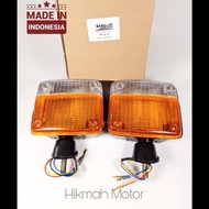 A PAIR of Front Turn Signal Lights or Front Turn Signal Lamp Assy Set Toyota Landcruiser Hardtop Fj4