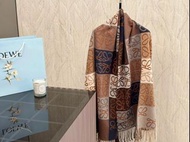 💜Loewe Scarf 羊絨淺色奶茶棋盤格圍巾披肩