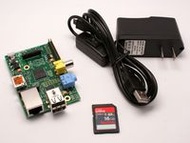 Raspberry Pi 記憶卡電源套組 (Raspberry Pi rev 2 Model B 512MB + 16G 記憶卡 + 5V/2000mA USB 變壓器)