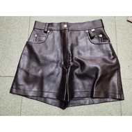 Celana Pendek Bekas Pakai Kulit Hitam Import Size M