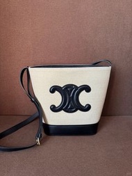 100%🆕 CELINE Cuir Triomphe 經典浮雕 小號 水桶包 斜孭袋 女款