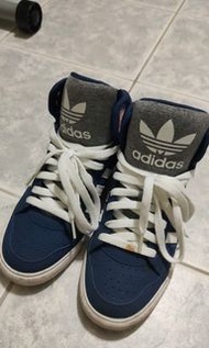 Adidas 高筒鞋