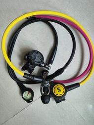 整套潛水調節器 Seac 1吸+2吸頭，Scubapro 後備吸頭+磅表+BC喉