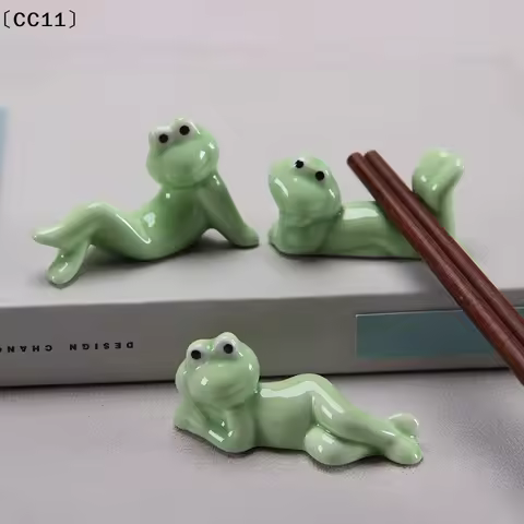 〔CC11〕1Pcs Spoon Fork Rest Tableware Restaurant Utensil Creative Ceramic Funny Frog Chopstick Holder