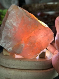 rose quartz 100% natural raw stone🔮天然原矿粉晶石 透光晶体 助人缘、事业贵人缘 + 特制实木底座(底座会喷上黑漆)  粉晶高H: 8cm  宽W: 11x7cm  