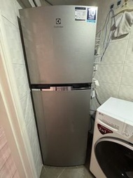 Electrolux  雪櫃 非常新淨