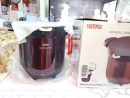 現貨價 yen 價低 入手 日版 全新品 不銹鋼款 啡色 現貨 Thermos  cookers 4.5l 真空煲 燜燒鍋 燜煮烹調器 有意快者油塘即取  啡色   抵用之選  最新款 高貴 亮眼啡色 罕有不銹鋼款 KBG-4500 日版 原裝現貨 跟一本食譜 及一份自家製食譜  膳魔師  一田賣緊19xx