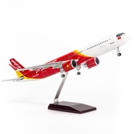 โมเดลเครื่องบินโชว์คุณภาพสูง Airbus A320 ขนาด 44 ซม. ของสายการบิน Vietjet Vietnam Airlines พร้อมไฟ L