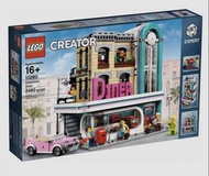 全場最平 全新靚盒 Lego 城市系列 10260 城市餐廳、10264 轉角車房 （有紙皮箱收藏交收 ）