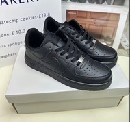 Nike Air Force 1 黑色/白色
