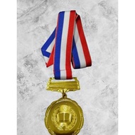 Deped Medals Book And Torch 3.8 Cm Gold