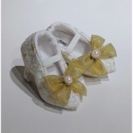Gold flower baby girl shoes aged 4-8 months