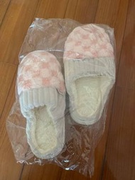 毛毛拖鞋