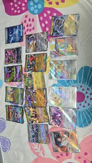 大量 Pokémon 卡牌