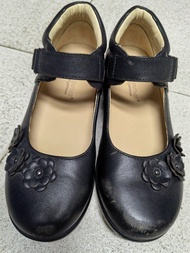 女童黑皮鞋
