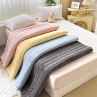 Velvet Mattress Protection Bed Protective Pad Thin Bed Mattress Cover Mat Non-Slip Bed Mat Quilting Bed Mattress Protector Pad Topper