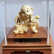 恒生銀行金猴擺設