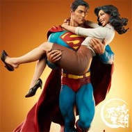 SIDESHOW 200564 22寸 DC 超人和露易絲 SUPERMAN 雕像