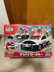 Takara Tomy Tomica World Transform Big Patrol police car 變形警車•特大警車變身警察局 HKYL012