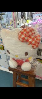 Hello Kitty 大公仔