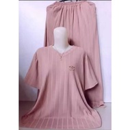 Andin Knit Hornet Premium Suit, Contemporary Women's Short Sleeve Suit