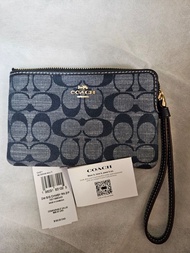 Coach denim wristlet 牛仔手拿包