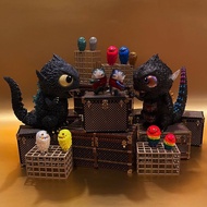 CHINO LAM × INSTINCTOY GODJRA × 3 × “Electric Rainbow” (稻妻虹) × “Red Louts”(紅蓮) × “Jumbo Godjra”.