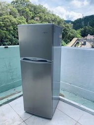 雪櫃 (雙門惠而浦 )WF195/8 銀面 95%新 148CM高 100%正常 二手電器 傢俬 家庭用品(可轉左門鉸/右門鉸) 洗衣機 搬屋 傢俬 家庭用品 拆舊
