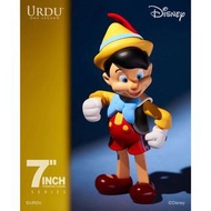 Urdu URDU X DISNEY 7 INCH STANDING FIGURE – PINOCCHIO Size: 13 x 13 x 23cm