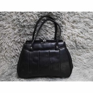 Black Kiss Lock Hand Bag